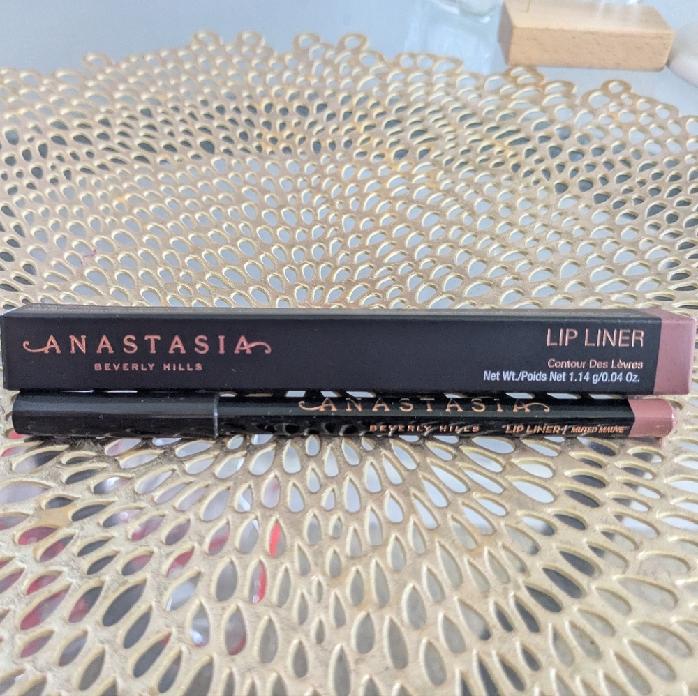Anastasia Beverly hills lip liner